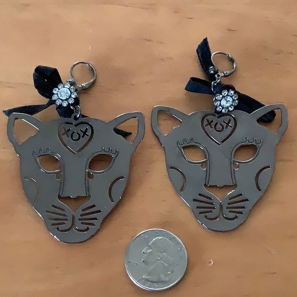 EUC Betsey Johnson Leopard/Cheetah Face pierced earrings - Picture 2 of 2